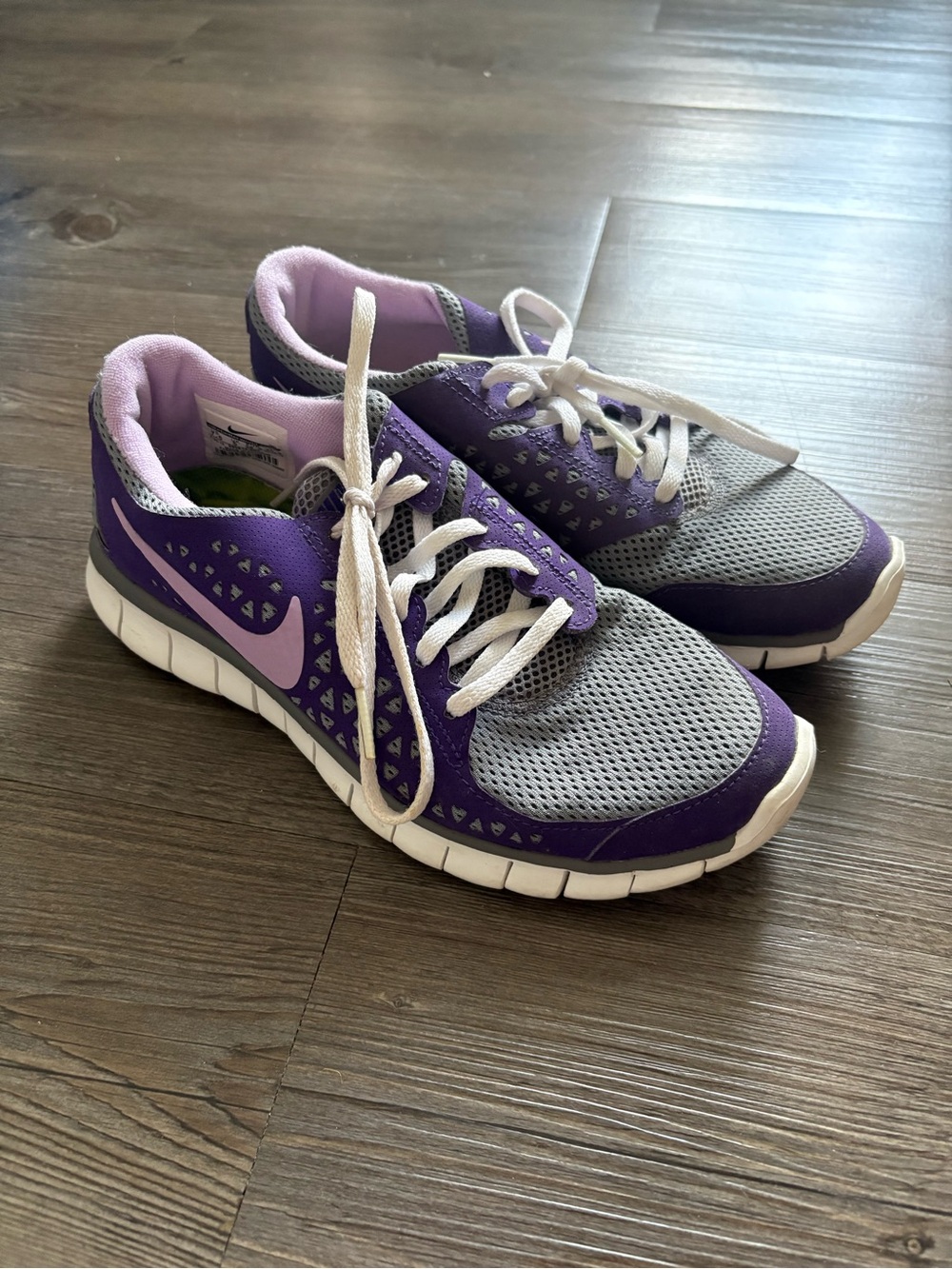 Nike Women's Purple and Gray Free Run Running Shoes